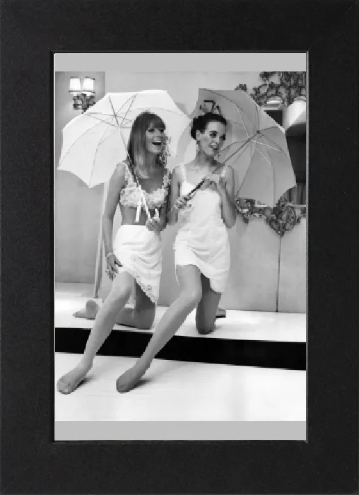 Impression encadrée : Kayser Bondor, la firme de lingerie, a présenté leurs styles d'automne mardi. Impression encadrée : Kayser Bondor, la firme de lingerie, a présenté leurs styles d'automne mardi.