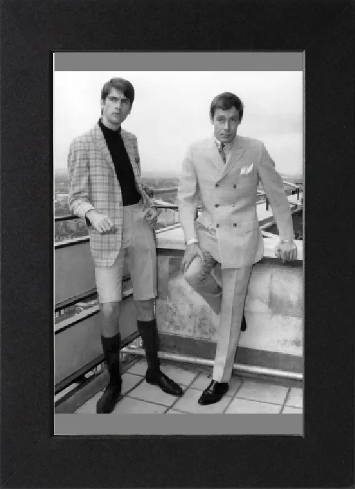 Impression encadrée : La mode 1960. La dernière collection de costumes pour hommes et d'habillement informel provenant de Suède. Impression encadrée : La mode 1960. La dernière collection de costumes pour hommes et d'habillement informel provenant de Suède.