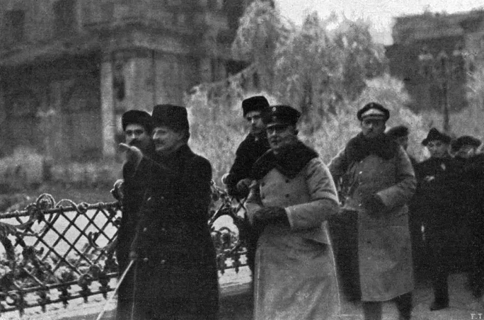 Impression encadrée : Trotsky à Varsovie. Impression encadrée : Trotsky à Varsovie.