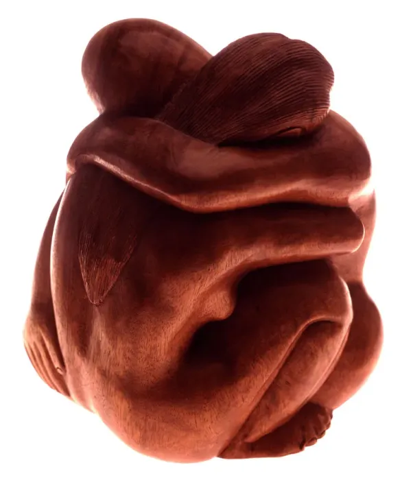 Impression encadrée : Lovers. Amoureuxs, statue en bois