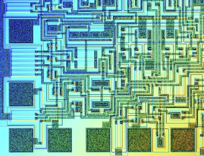 Impression encadrée : Microchip, microscope à lumière Impression encadrée : Microchip, microscope à lumière