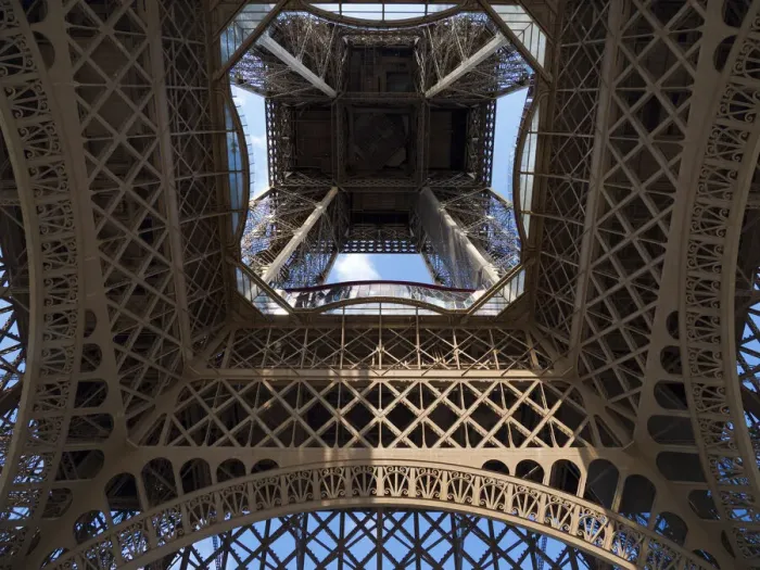 Impression encadrée : La Tour Eiffel : du bas.