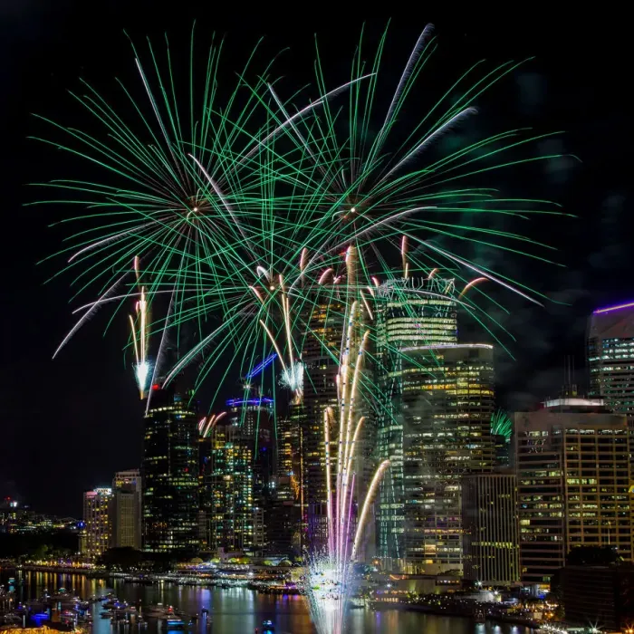Impression encadrée : Riverfire. Sunsuper Riverfire est la plus grande démonstration de feux Impression encadrée : Riverfire. Sunsuper Riverfire est la plus grande démonstration de feux