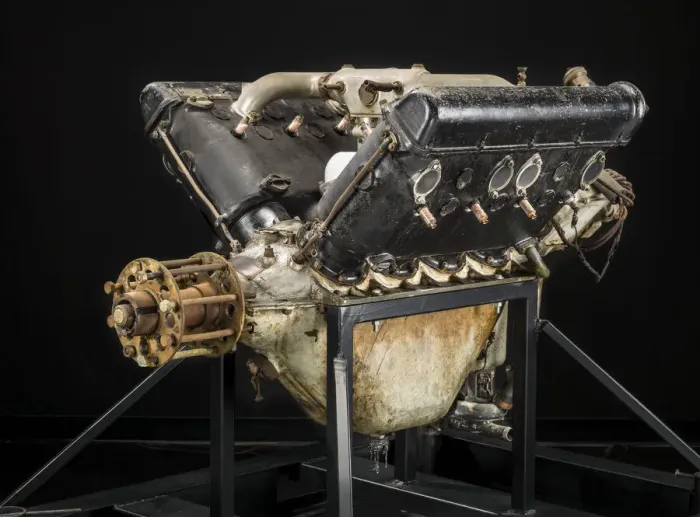 Impression encadrée : Hispano-Suiza (Wright-Martin E), Moteur V-8, env. 1916. Créateurs : Wright Aeronautical Impression encadrée : Hispano-Suiza (Wright-Martin E), Moteur V-8, env. 1916. Créateurs : Wright Aeronautical