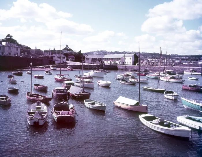 Impression encadrée : Le port de Paignton, Devon, c1955. Créateur : Arthur Charles Kirby Ware. Impression encadrée : Le port de Paignton, Devon, c1955. Créateur : Arthur Charles Kirby Ware.
