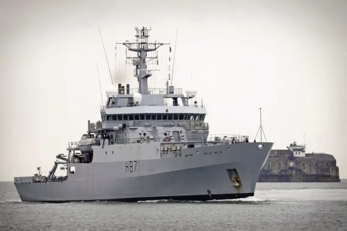 Impression encadrée : HMS Écho. Le navire de reconnaissance de la Royal Navy HMS Echo Impression encadrée : HMS Écho. Le navire de reconnaissance de la Royal Navy HMS Echo