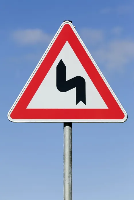 Impression encadrée : Tourner à gauche avec précaution. Impression encadrée : Tourner à gauche avec précaution.