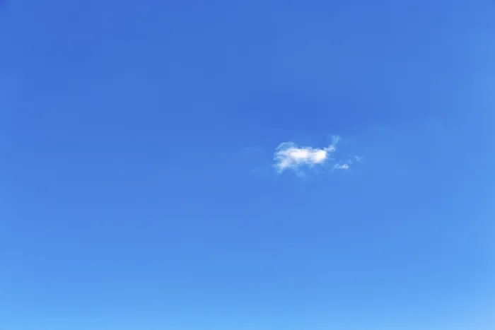 Impression encadrée : Ciel bleu, nuage unique petit source. Impression encadrée : Ciel bleu, nuage unique petit source.
