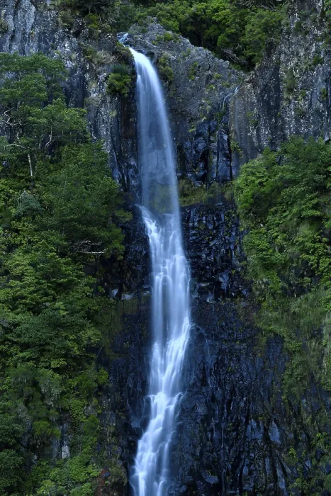 Impression encadrée : Cascata do Risco, Chute d'eau du Risco Impression encadrée : Cascata do Risco, Chute d'eau du Risco