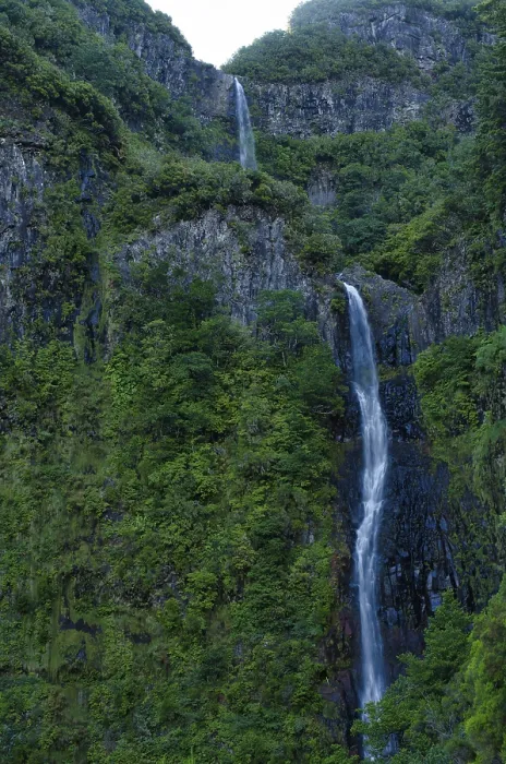 Impression encadrée : Cascata do Risco, Chute d'eau du Risco.