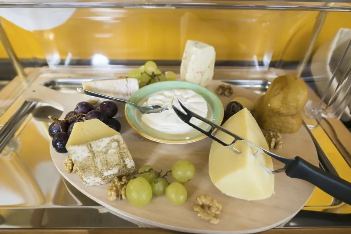 Impression encadrée : La table du fromage. Impression encadrée : La table du fromage.