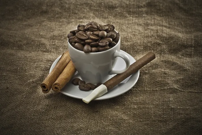 Impression encadrée : Composition de café noir. Impression encadrée : Composition de café noir.