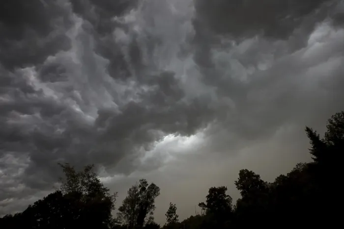 Impression encadrée : Formation nuageuse dramatique devant une tempête. Impression encadrée : Formation nuageuse dramatique devant une tempête.