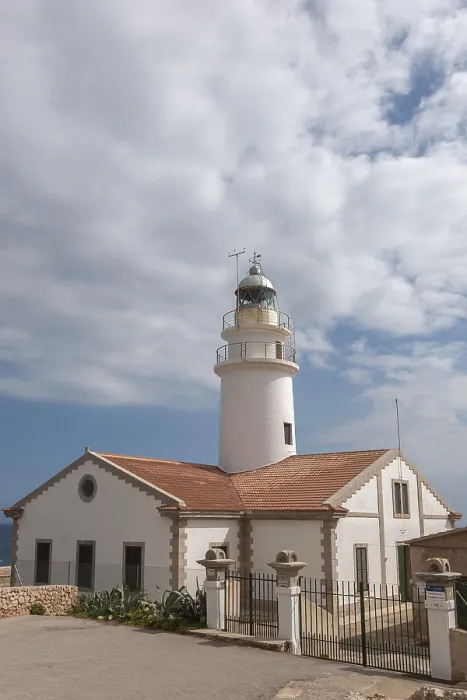 Impression encadrée : Phare de Capdepera, falaises.