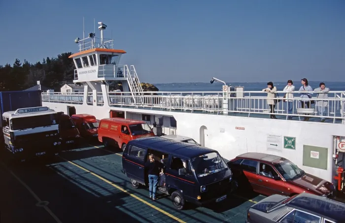 Impression encadrée : Le ferry pour Tarbert, Killimer, Comté de Clare. Impression encadrée : Le ferry pour Tarbert, Killimer, Comté de Clare.
