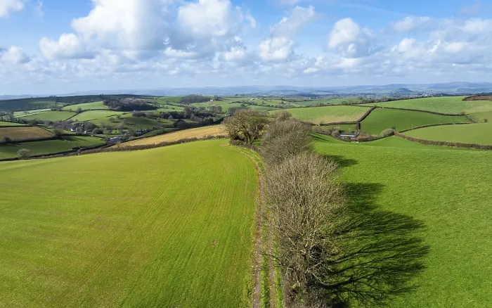 Impression encadrée : Champs et fermes vus d'un drone, Devon.