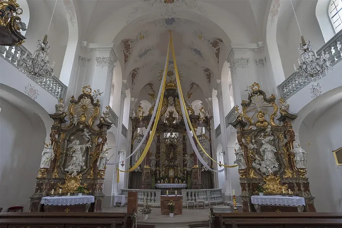 Impression encadrée : Intérieur avec autel haut rococo.