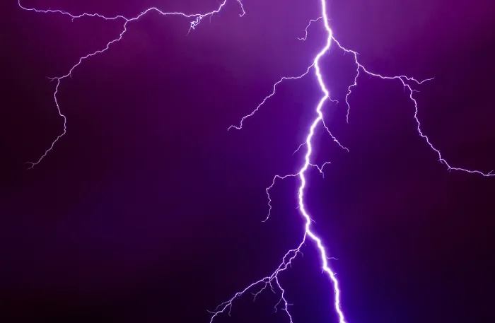 Impression encadrée : Une éclair au cours d'une orage. Impression encadrée : Une éclair au cours d'une orage.