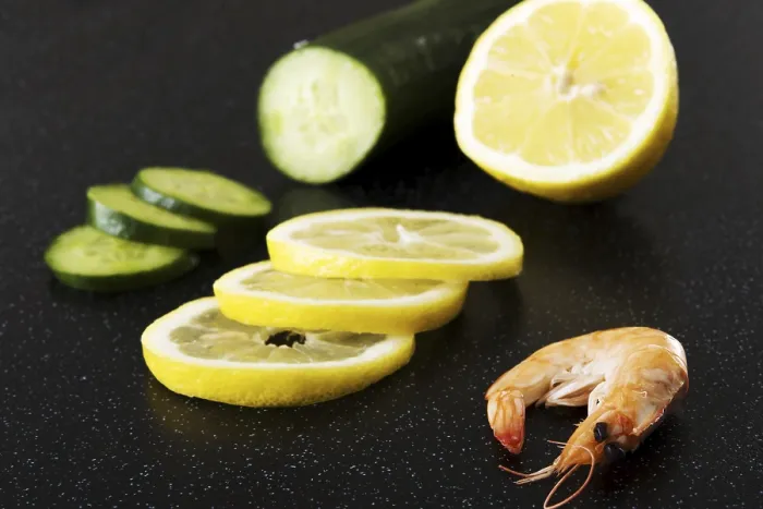 Impression encadrée : Crevettes sur la table. Impression encadrée : Crevettes sur la table.