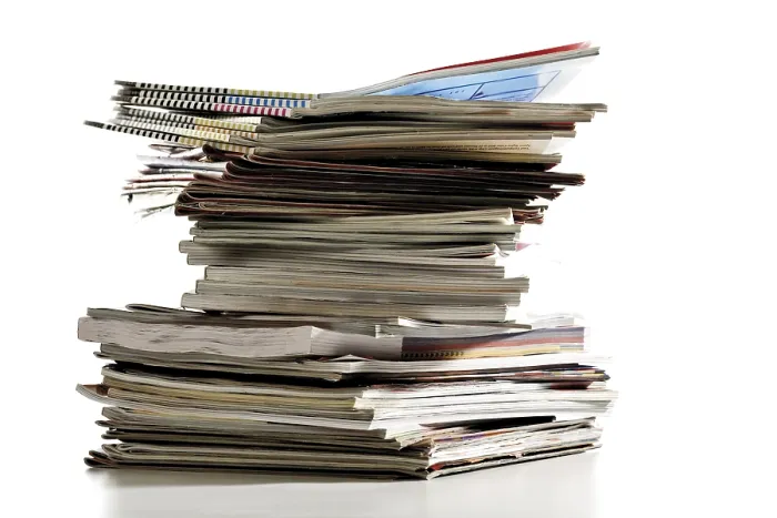 Impression encadrée : Pile de magazines Impression encadrée : Pile de magazines