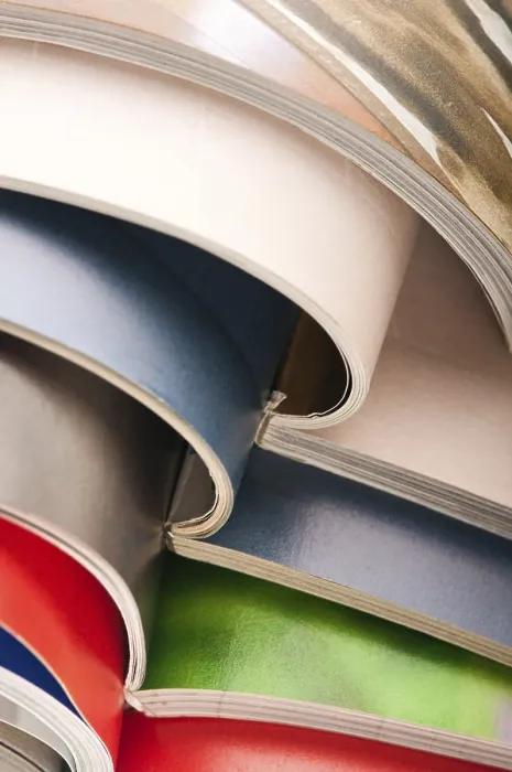 Impression encadrée : Pile de magazines, Pologne.