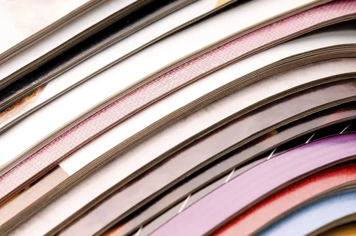 Impression encadrée : Pile de magazines, Pologne. Impression encadrée : Pile de magazines, Pologne.