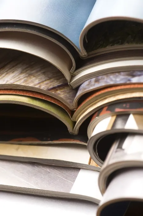 Impression encadrée : Pile de magazines, Pologne. Impression encadrée : Pile de magazines, Pologne.
