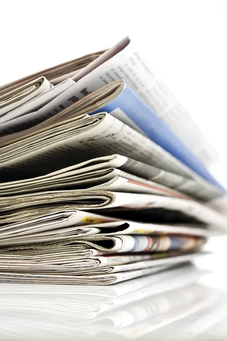 Impression encadrée : Pile de journaux