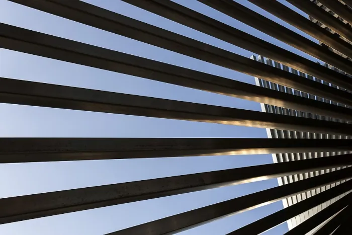Impression encadrée : Les structures dans un élément métallique.