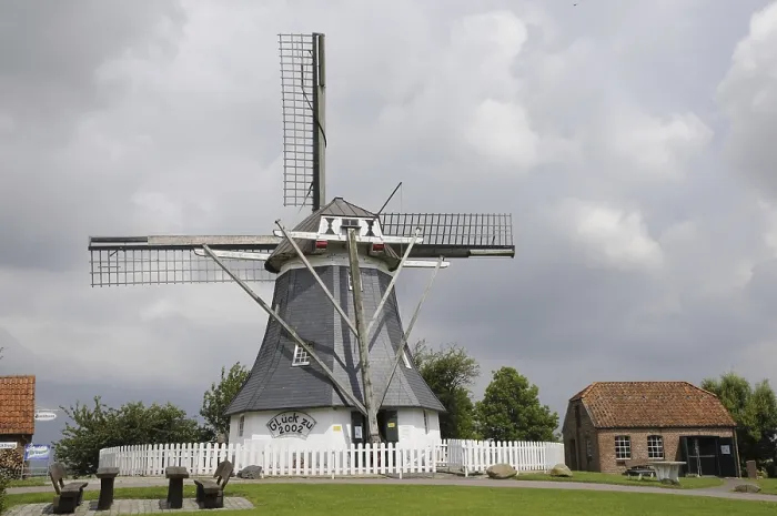 Impression encadrée : Moulin de Werdum, Werdum, moulin à vent. Impression encadrée : Moulin de Werdum, Werdum, moulin à vent.