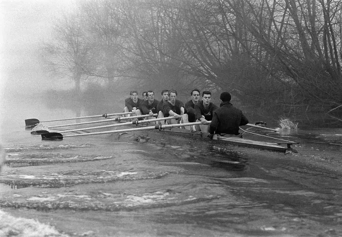 Impression encadrée : Rowing. 9 mars 1961 - Rameur - L'équipe de rameurs de l'université d'Oxford Impression encadrée : Rowing. 9 mars 1961 - Rameur - L'équipe de rameurs de l'université d'Oxford