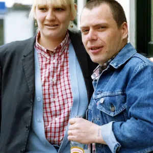 Les skinheads dans les rues de Newcastle le 25 mai 1991. Les skinheads dans les rues de Newcastle le 25 mai 1991.