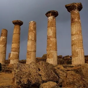 Valle dei Templi, Agrigento, Sicily - Heracles Temple Print