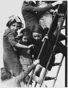 L'enfance Dans Les Années 1950 Impressions: File d'attente de diapositives
