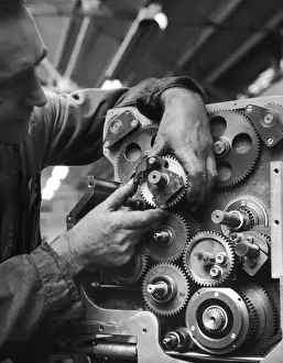 Heinz Zinram Photography Impressions: Assembly of a Multi-cogged Machine
