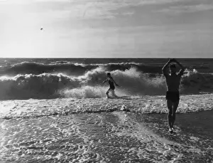 Travel Photography Beach Scenes Impressions: Beach Couple