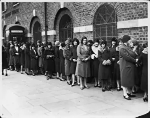 British Social History Prints Impressions: British Depression Queue