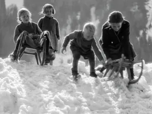 Scène D'hiver Impressions: Les enfants glissades