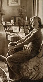 Daphne du Maurier à leur maison cornique de Menabilly en 1945