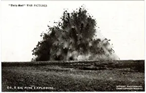 Une mine explosant sur le front occidental, 1re guerre mondiale.