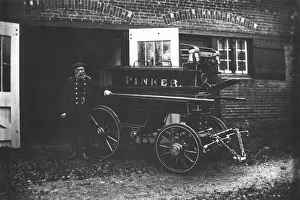 Middlesex Impressions: Georges Beaumont avec pompe à incendie manuelle de Pinner