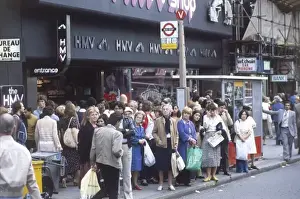 Vintage London Transport Image Impressions: London Bus Queue