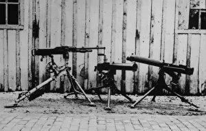 Great War Historical Images Impressions: Three machine guns on display