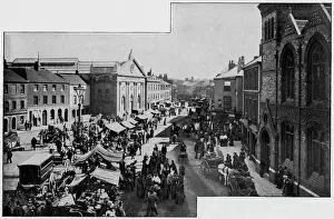 Impressions de Le Marché de la place à Newbury, en Bercyshire, le jour d'une journée chargée. Dated : années 1890 Berkshire Impressions: Neubeury, Bercyshire