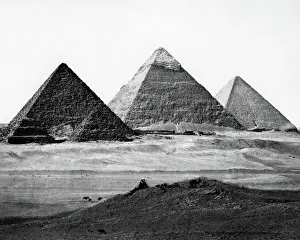 Impressions de Trois pyramides en Égypte; Date : 1857 Pyramides Et Tombes égyptiennes Impressions: Trois pyramides en Égypte