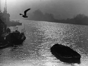 Vintage London Skyline Impressions: Thames Sunset