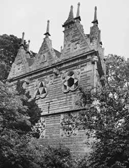 Domestic Architecture History Impressions: Triangular Lodge