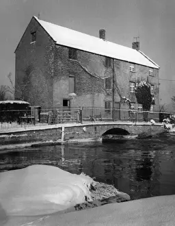 English Winter Scenes Impressions: Upton Mill in Winter