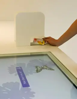Natural History Museum Interior Impressions: Using a NaturePlus card