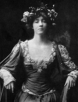Fancy Dress Costume Impressions: Viola Tree